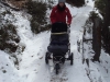 Fränzi und Jael auf dem Winterwanderweg Fränzi und Jael auf dem Winterwanderweg